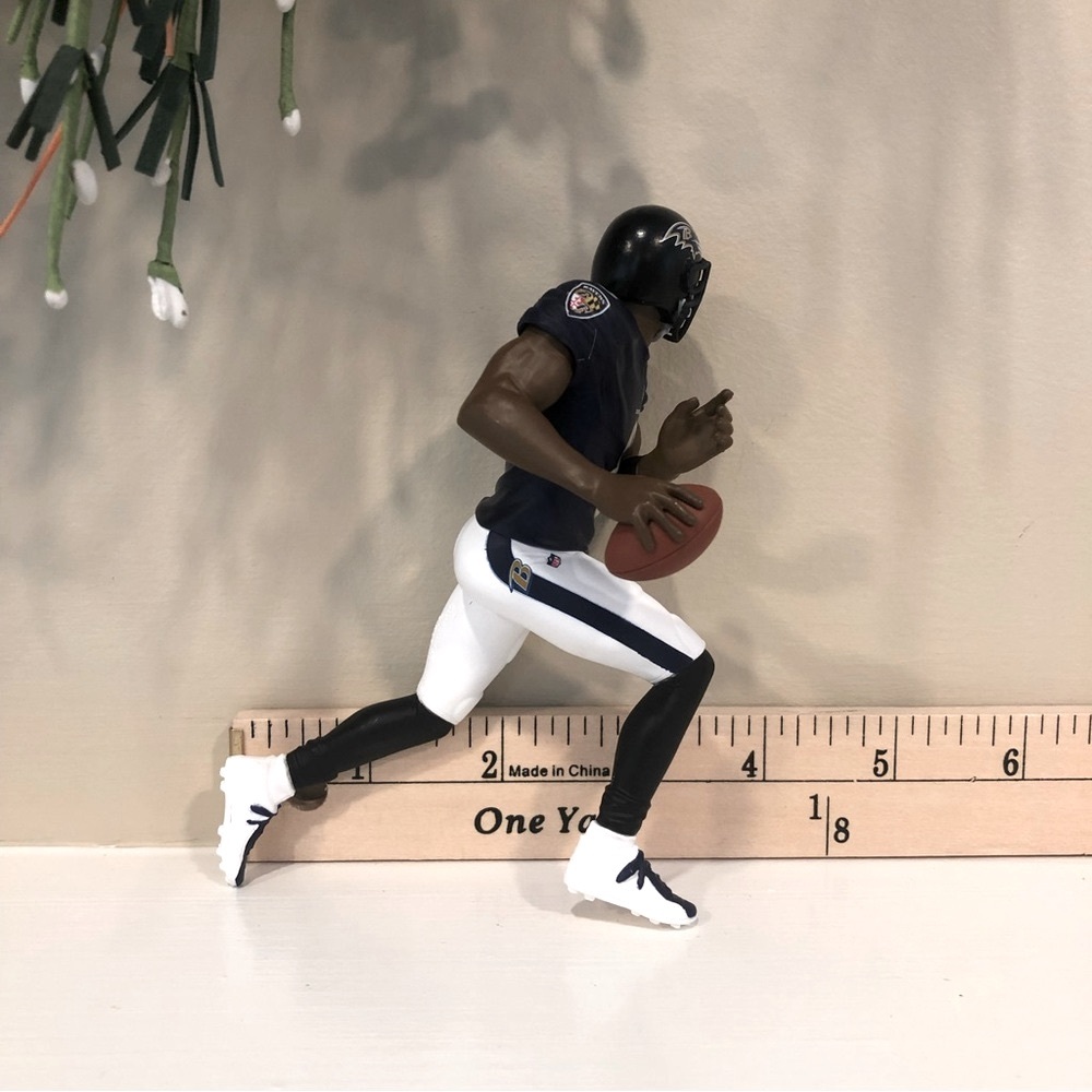 Lamar Jackson Hallmark Keepsake Ornament 2021 Baltimore Ravens Football